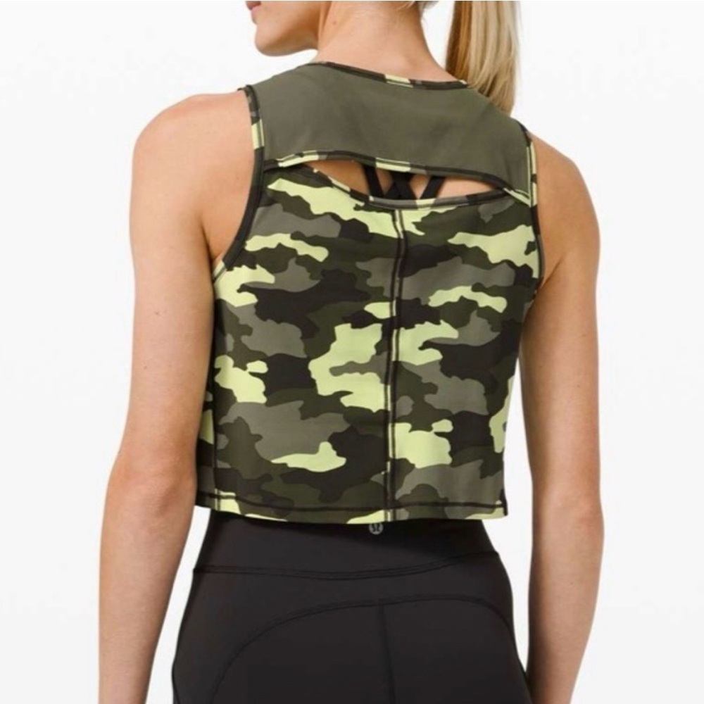 LULULEMON 🖤 Camo Sculpt Tank Cropped - Size 4